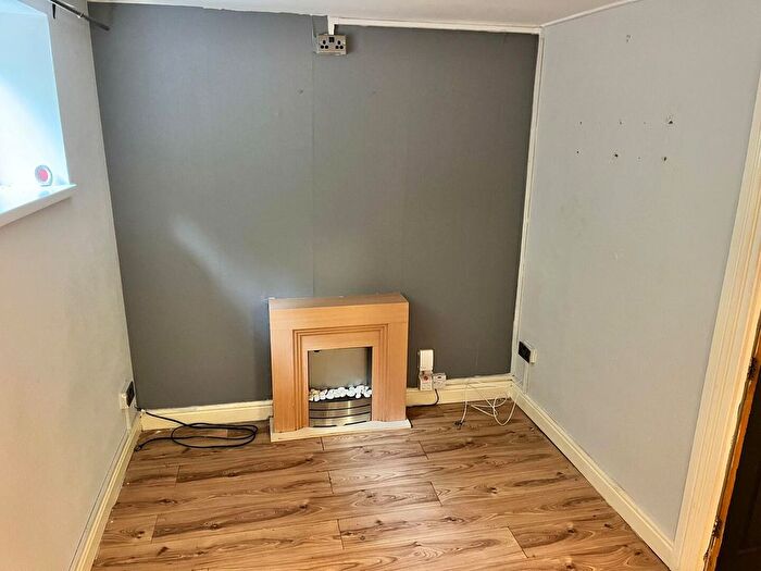 1 Bedroom Flat To Rent In Church Street, Dudley, DY3