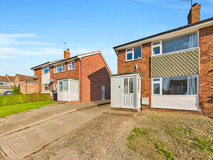 3 Bedroom Semi Detached House For Sale In Lacemakers, Chinnor, Oxfordshire, OX39