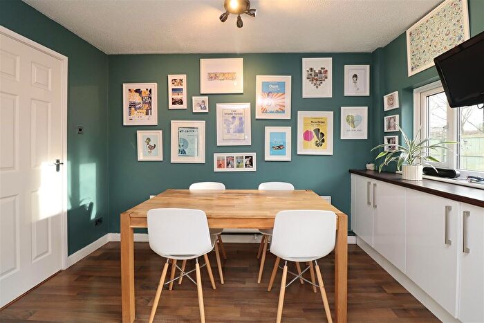 3 Bedroom End Of Terrace House For Sale In Holly Close, Full Sutton, York, YO41
