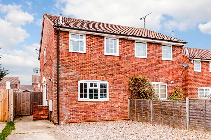 2 Bedroom Semi-Detached House To Rent In Lapwing Road, Luton, LU4