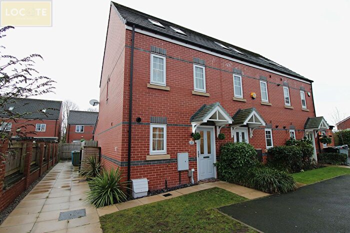 3 Bedroom Town House For Sale In Edenhall Drive, Flixton, M41