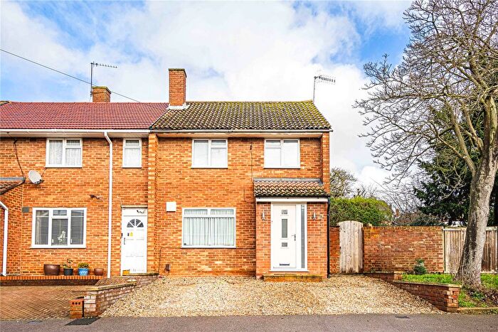 2 Bedroom End Of Terrace House For Sale In Oak Street, Apsley, Hemel Hempstead, Hertfordshire, HP3