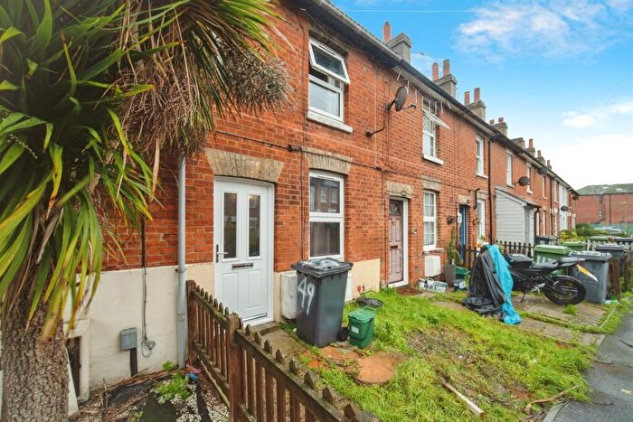2 Bedroom Terraced House For Sale In Flaxfield Road, Basingstoke, RG21