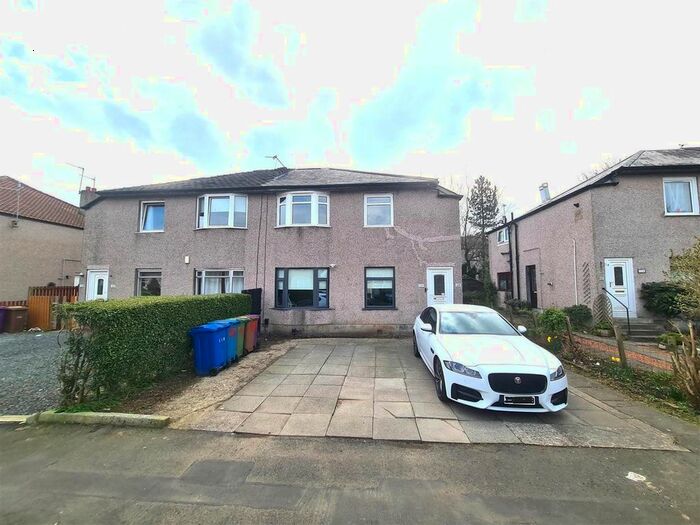 3 Bedroom Flat To Rent In Ashcroft Drive, Croftfoot, Glasgow, G44