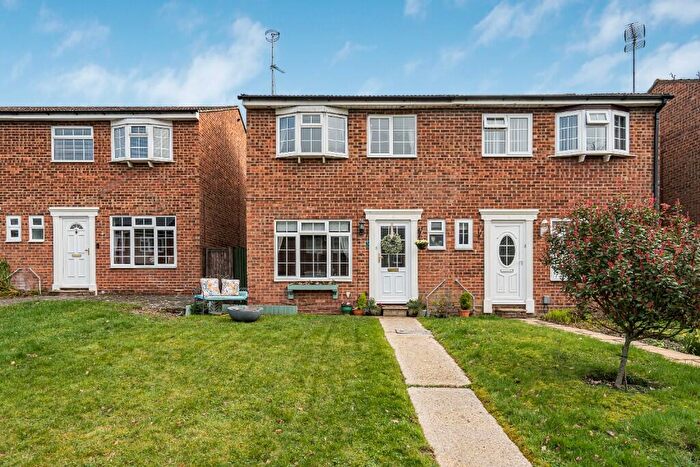 3 Bedroom Semi-Detached House For Sale In Heathgate, Hertford Heath, SG13