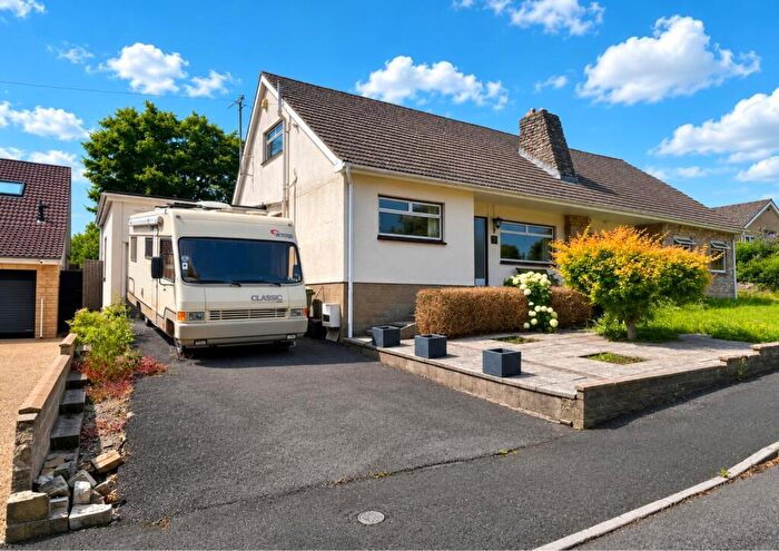 3 Bedroom Semi Detached House For Sale In Northcote Crescent, Frome, BA11