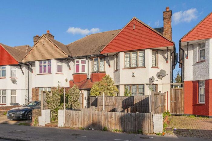 2 Bedroom Flat To Rent In The Mews, Norbury Crescent, London SW16