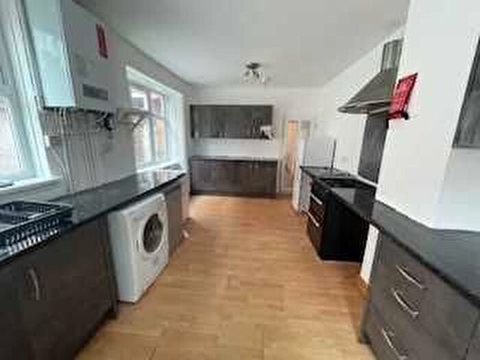 4 Bedroom Terraced House To Rent In Harrow Road, Leicester, LE3