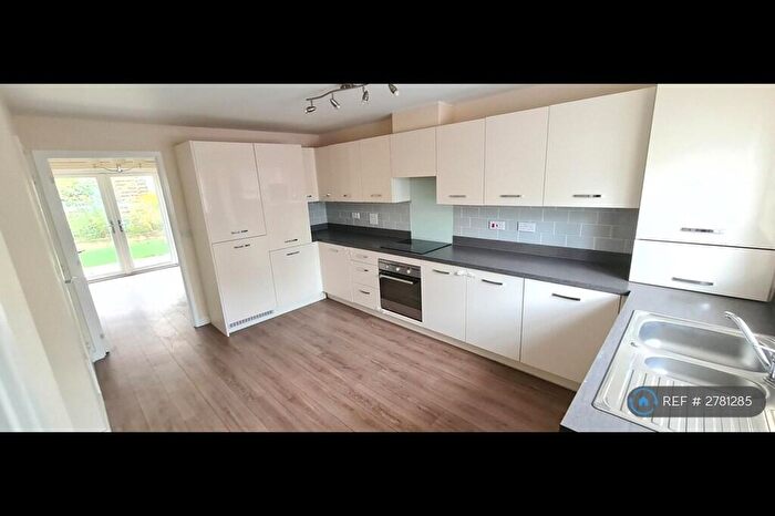 3 Bedroom Semi-Detached House To Rent In Featherwood Avenue, Newcastle Upon Tyne, NE15
