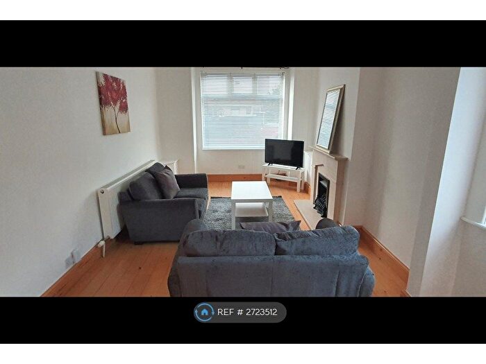 3 Bedroom End Terrace House To Rent In Worsley Road, Eccles, Manchester, M30