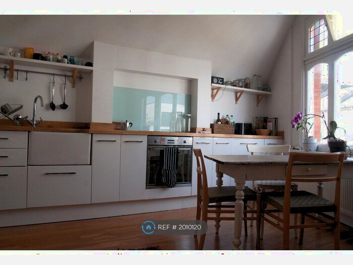 1 Bedroom Flat To Rent In Clarence Road, London, E5