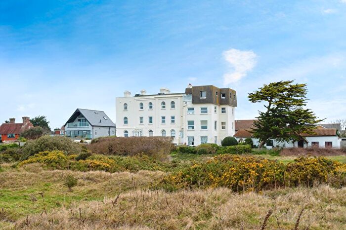 3 Bedroom Flat For Sale In Sea Front, Hayling Island, Hampshire, PO11