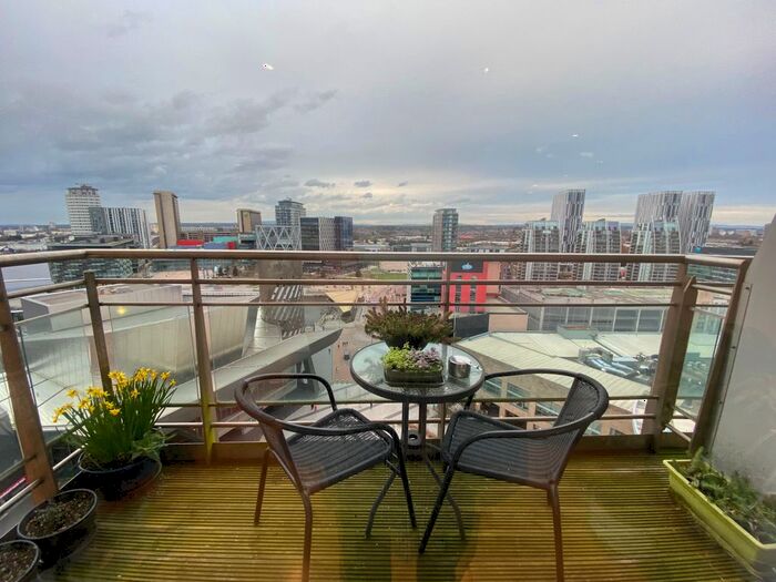 2 Bedroom Flat To Rent In Imperial Point, Salford Quays, Salford, M50