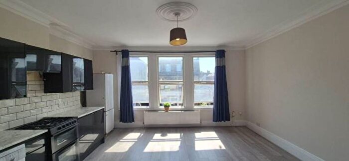 2 Bedroom Flat To Rent In High Street Colliers Wood, London, SW19