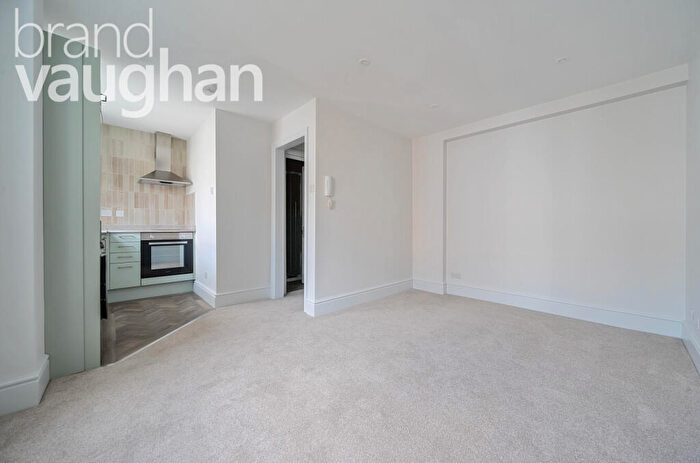 Flat To Rent In Eaton Place, Brighton, East Sussex, BN2