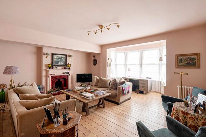 4 Bedroom Semi-Detached House For Sale In Sidmouth Road, Brondesbury, NW2