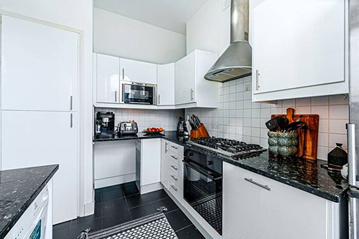 2 Bedroom Flat To Rent In Flat, Sinclair Road, Olympia, London, W14