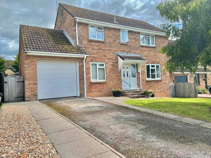 Houses for sale & to rent in Gillingham, Dorset