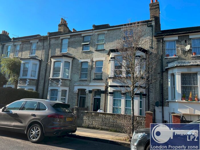 Studio To Rent In Devonport Road, Shepherds Bush, W12