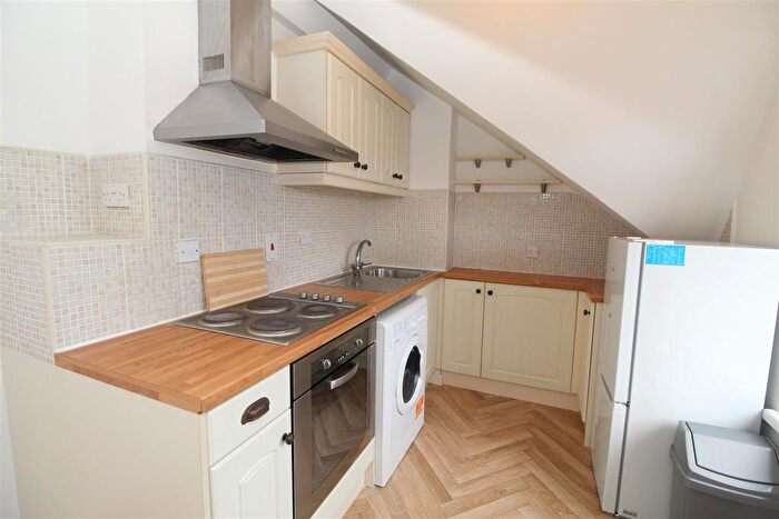 1 Bedroom Flat To Rent In Connaught Road, Roath, Cardiff, CF24