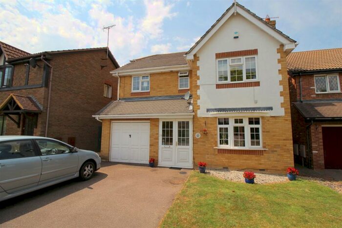 4 Bedroom Detached House To Rent In Fowler Close, Maidenbower, RH10