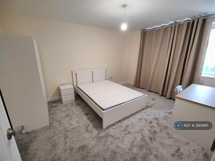 4 Bedroom Terraced House To Rent In Susannah Street, London, E14