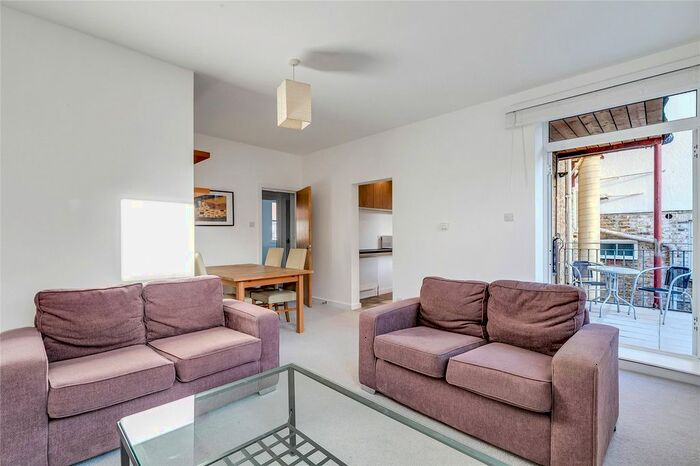 2 Bedroom Flat To Rent In Marlow House, Victoria Rise, London, SW4
