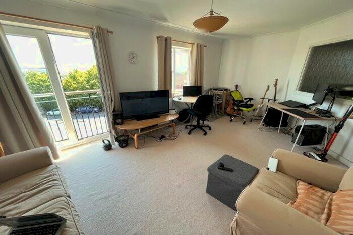 2 Bedroom Flat To Rent In Kenmare Mews, Caerdydd, CF23