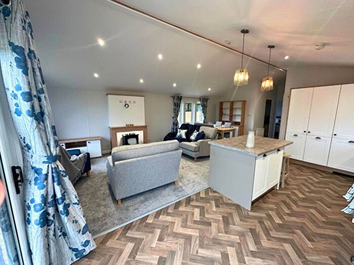 2 Bedroom Lodge For Sale In Goulton Lane, Northallerton, DL6