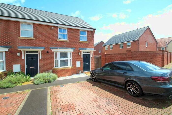 3 Bedroom Semi-Detached House To Rent In Burgundy Drive, Hemel Hempstead, HP2