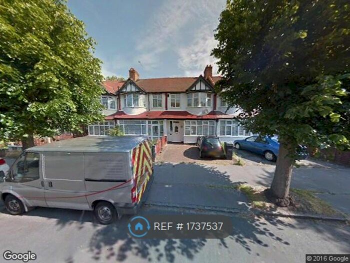 4 Bedroom Semi-Detached House To Rent In Limes Avenue, Croydon, CR0