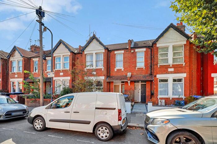 2 Bedroom Flat For Sale In Deacon Road, London, NW2