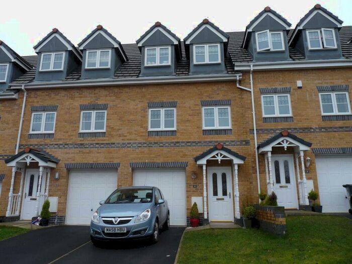 4 Bedroom Town House To Rent In Engel Close, Ramsbottom, BL0