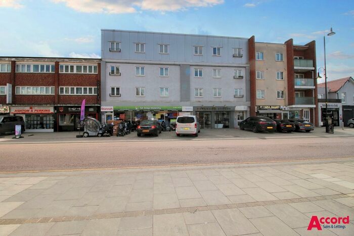 2 Bedroom Flat To Rent In Victoria Road, Romford, RM1