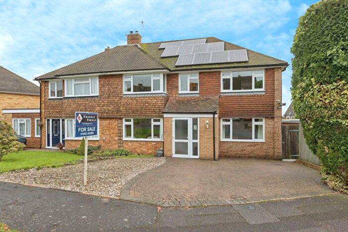 5 Bedroom Semi Detached House For Sale In Oakwood Rise, Tunbridge Wells, Kent, TN2