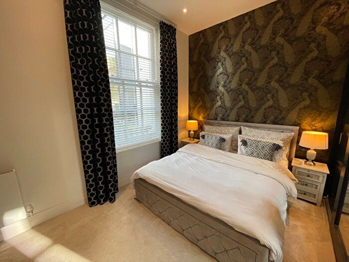2 Bedroom Flat To Rent In Dee Hills Park, Chester, Cheshire, CH3