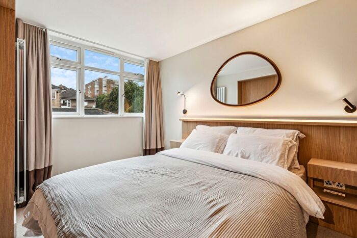 1 Bedroom Flat To Rent In South Court, Kersfield Road, SW15