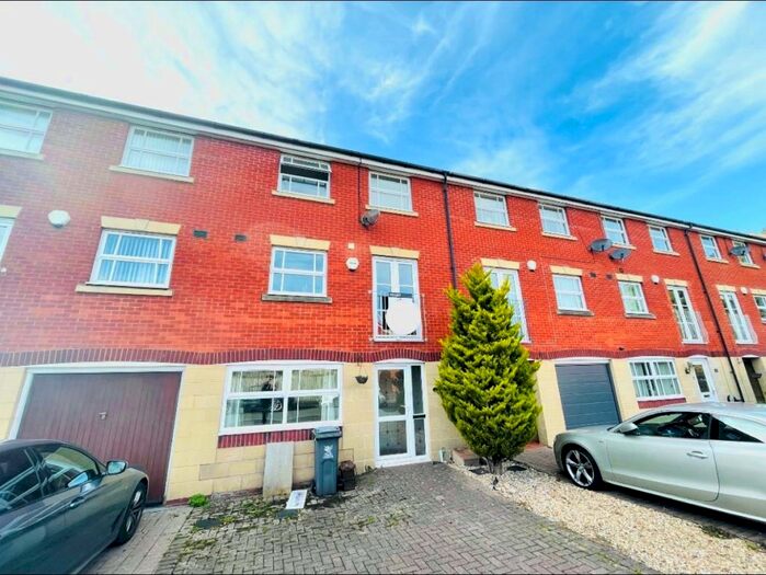 4 Bedroom Town House To Rent In Clos Coed Hir, Whitchurch, Cardiff, CF14