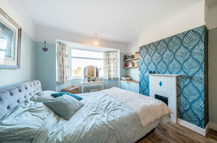 3 Bedroom Semi-Detached House For Sale In Whitedown Lane, Alton, Hampshire, GU34