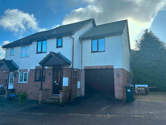 3 Bedroom Semi-Detached House To Rent In Greenways Drive, Coleford, GL16