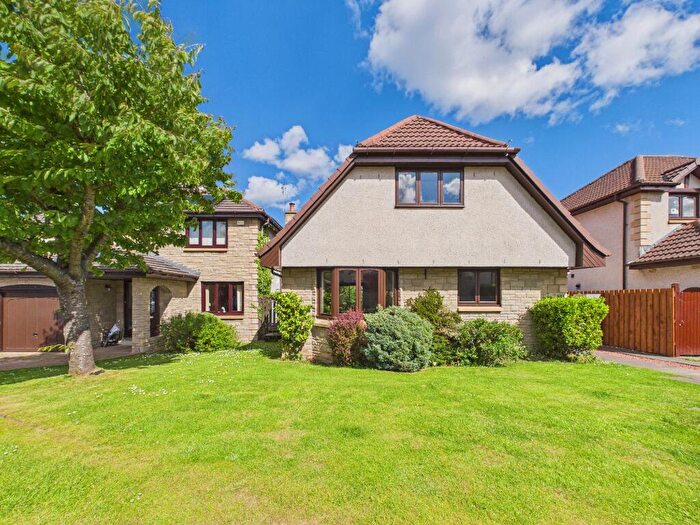 4 Bedroom Semi-Detached House To Rent In Carnbee Park, Liberton, Edinburgh, EH16