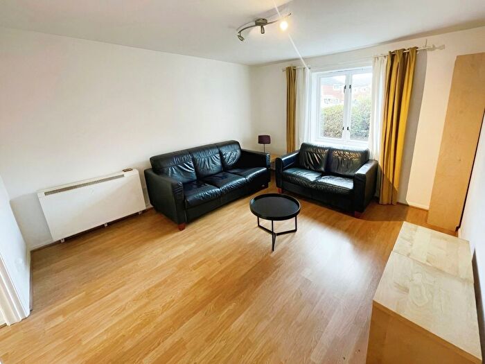 2 Bedroom Flat To Rent In Calico Close, Trinity Riverside, Salford, M3