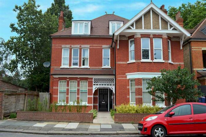 3 Bedroom Flat To Rent In Spring Grove Road, Richmond, TW10