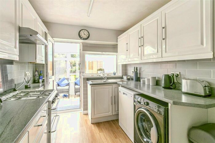 3 Bedroom End Of Terrace House For Sale In Carisbrooke Crescent, Poole, BH15