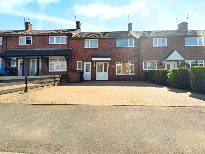 3 Bedroom Terraced House For Sale In Dorlecote Place, Nuneaton, Warwickshire, CV10