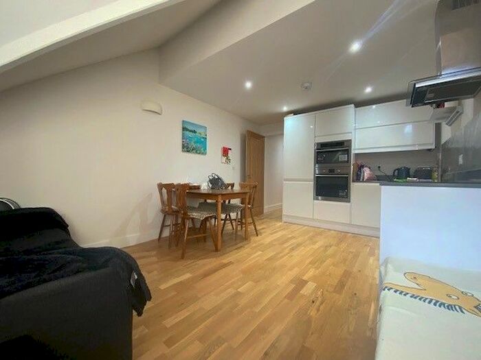 1 Bedroom Flat To Rent In Cambridge Place, Cambridge, CB2