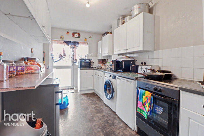 2 Bedroom Semi Detached House For Sale In Quainton Street, NW10