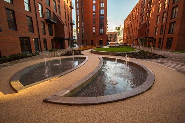 2 Bedroom Apartment For Sale In Sillivan Way Salford, M3