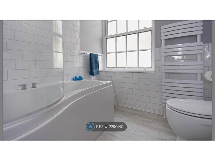 2 Bedroom Flat To Rent In Greenbay Road, London, SE7