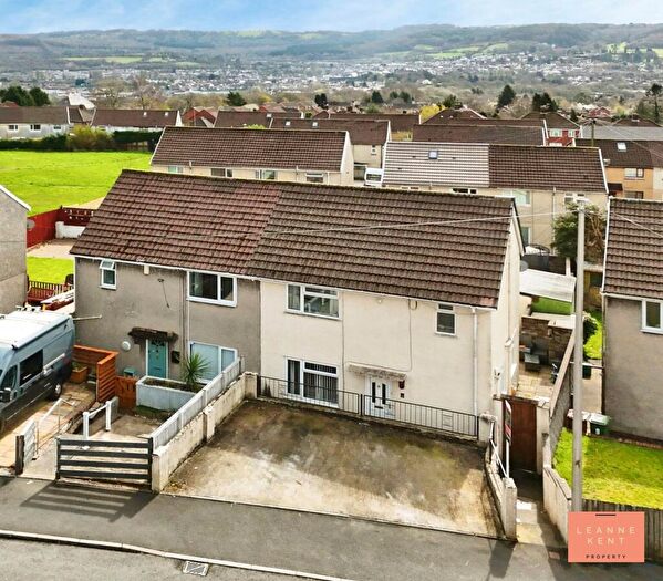 3 Bedroom Semi Detached House For Sale In Pen-Y-Groes, Caerphilly, CF83